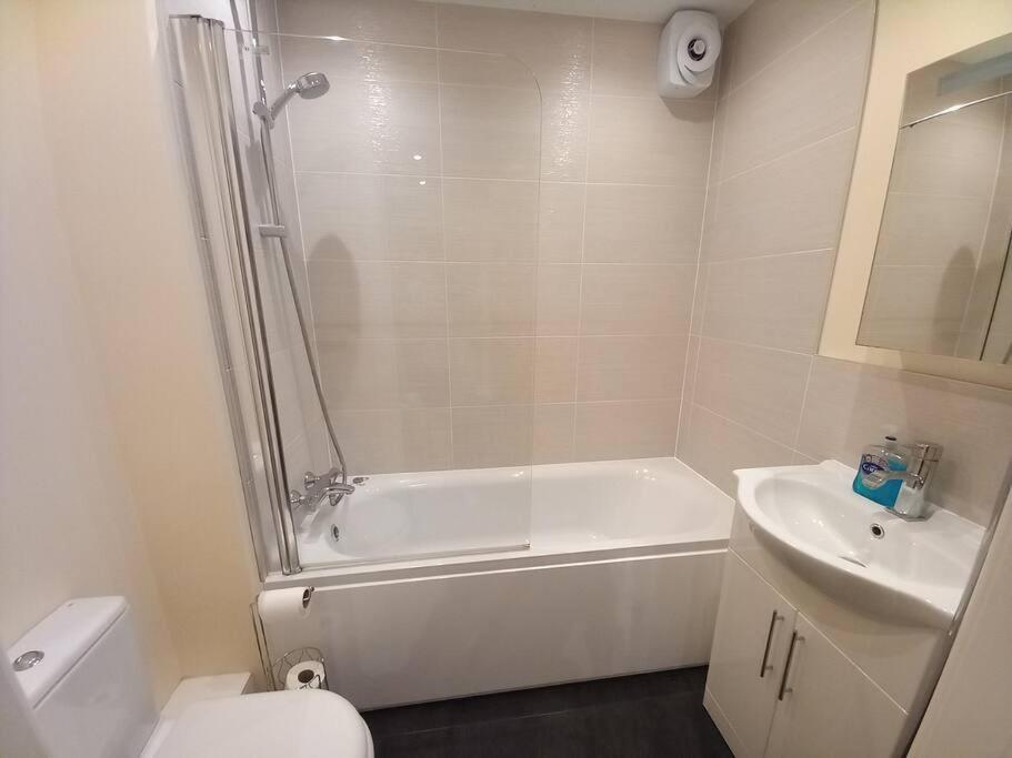 Roomy Penthouse 2 Double Bed Apartment - Spacious - Central Beeston - Free Secure Parking - Nottingham Extérieur photo